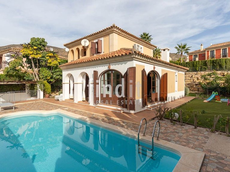Villa for Sale in Finestrat, Alicante 1