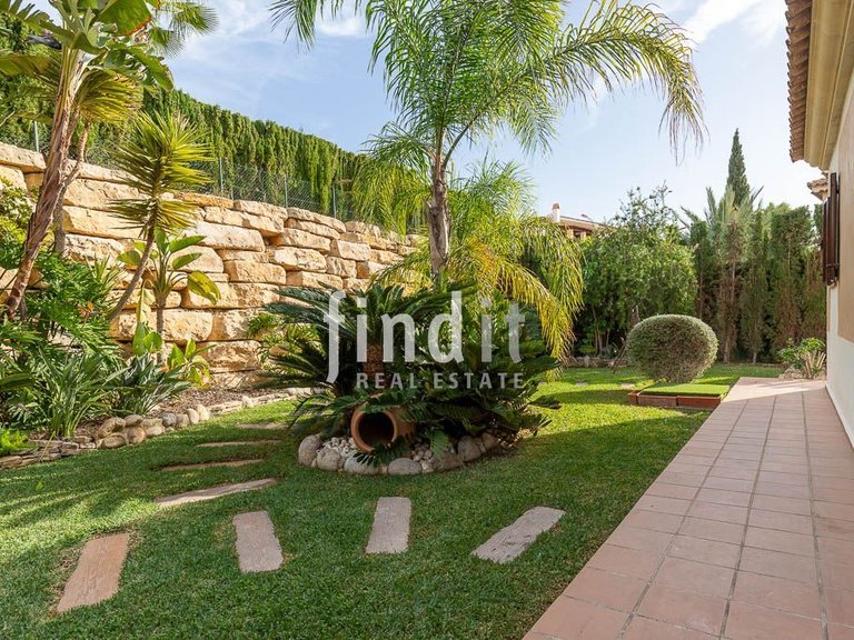 Villa for Sale in Finestrat, Alicante 11