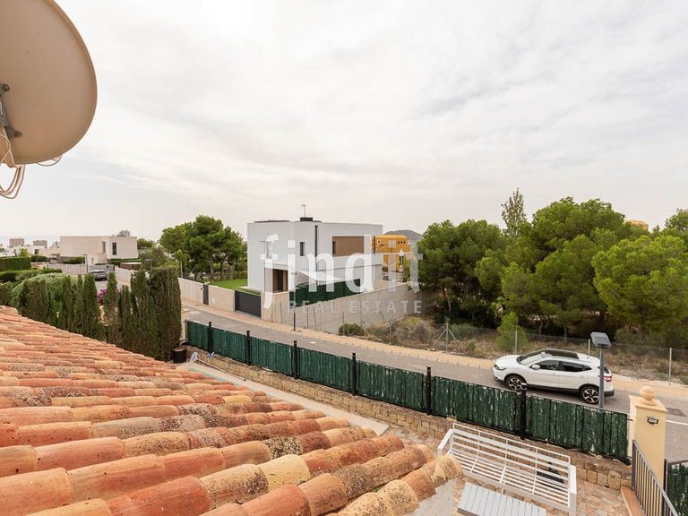 Villa for Sale in Finestrat, Alicante 39