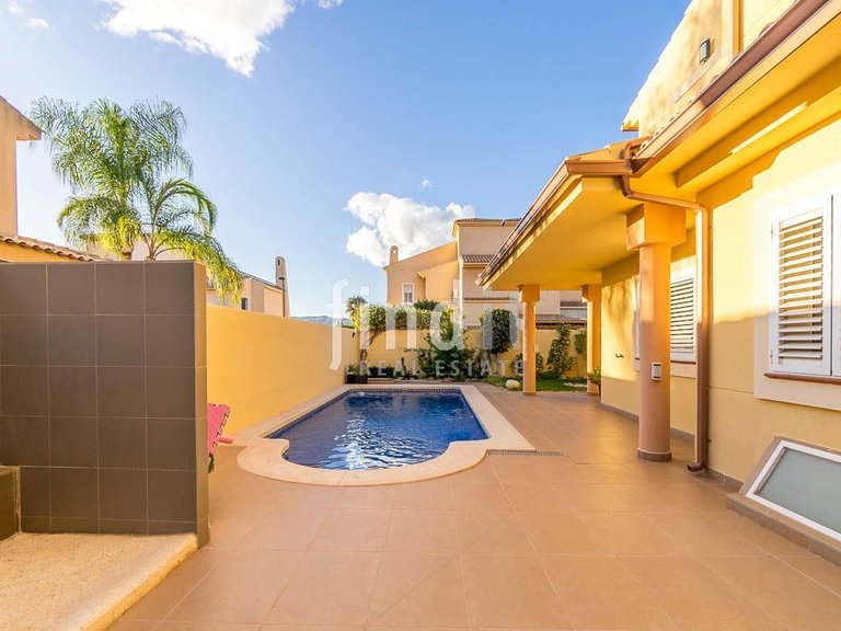 Villa for Sale in Benidorm, Alicante 3