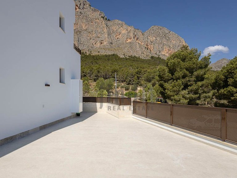 Villa for Sale in Polop De La Marina, Alicante 39