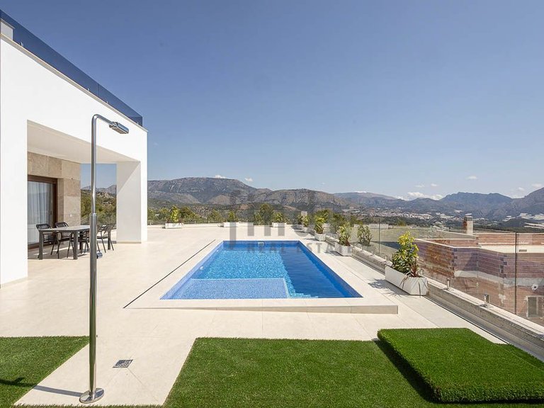 Villa for Sale in Polop De La Marina, Alicante 2