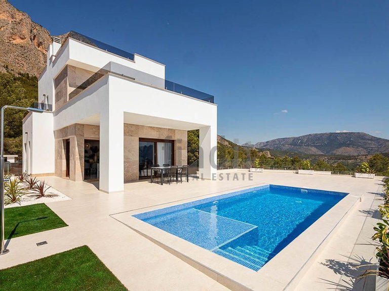 Villa for Sale in Polop De La Marina, Alicante 1