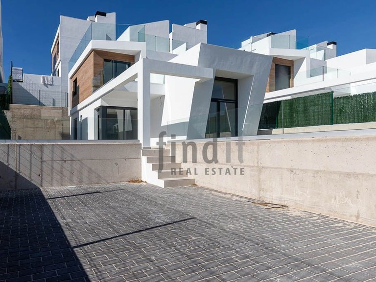 Villa for Sale in Finestrat, Alicante 1