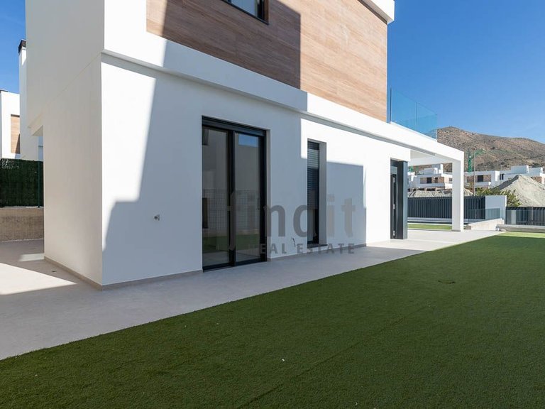 Villa for Sale in Finestrat, Alicante 3