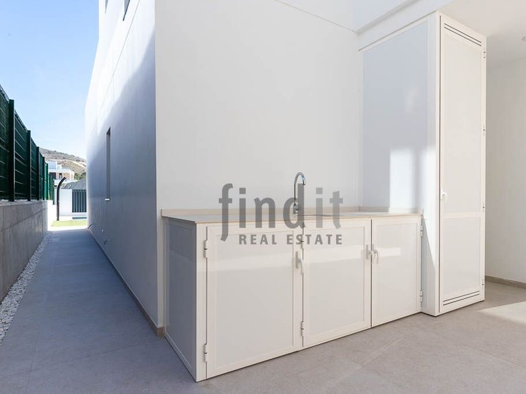 Villa for Sale in Finestrat, Alicante 11