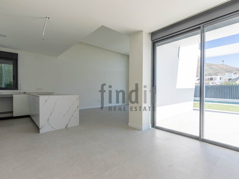 Villa for Sale in Finestrat, Alicante 5