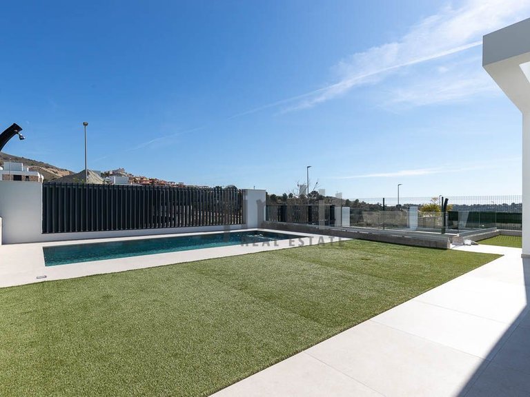 Villa for Sale in Finestrat, Alicante 12