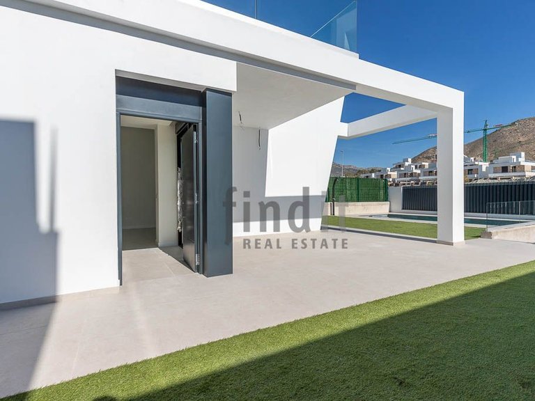 Villa for Sale in Finestrat, Alicante 4