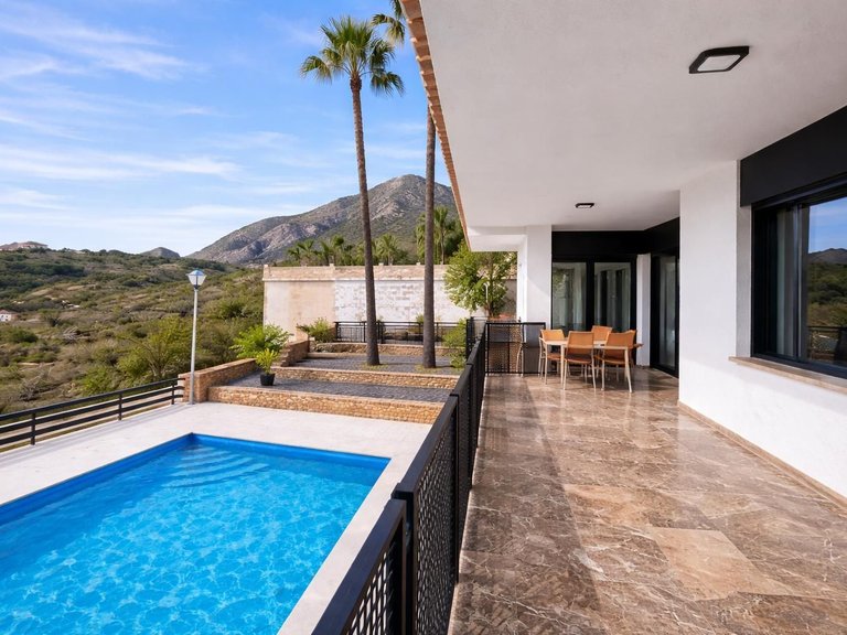 Villa for Sale in La Nucía, Alicante 18