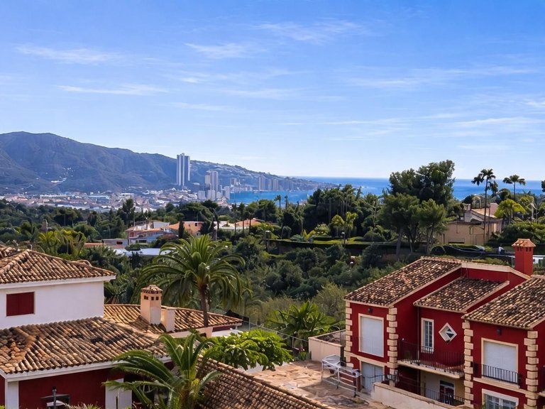 Villa for Sale in La Nucía, Alicante 3