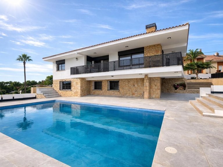 Villa for Sale in La Nucía, Alicante 33