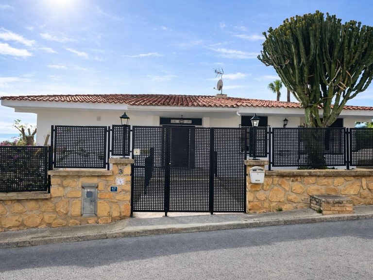 Villa for Sale in La Nucía, Alicante 23