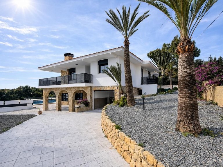 Villa for Sale in La Nucía, Alicante 25