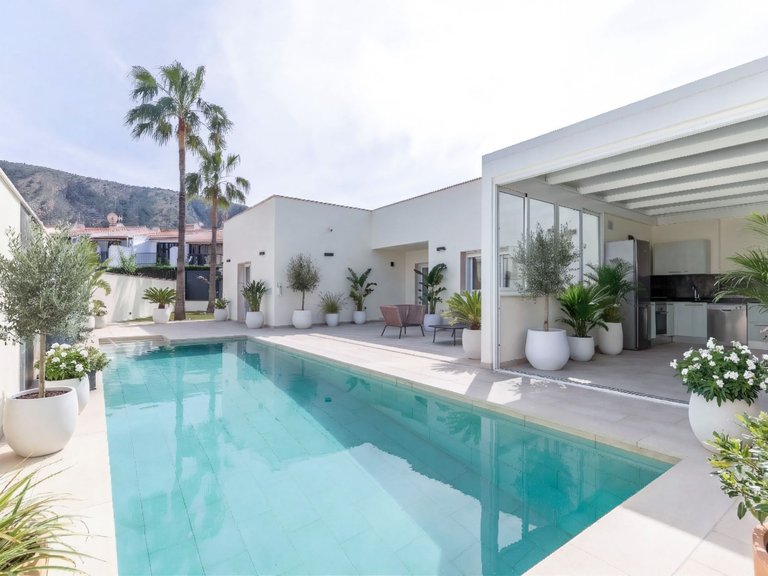 Villa for Sale in El Albir / L'albir, Alicante 1