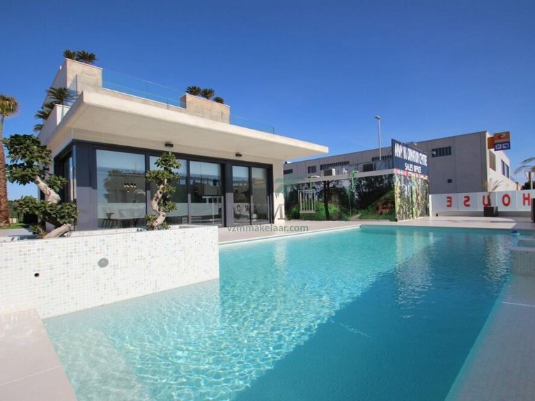 Villa for Sale in San Miguel De Salinas, Alicante 7