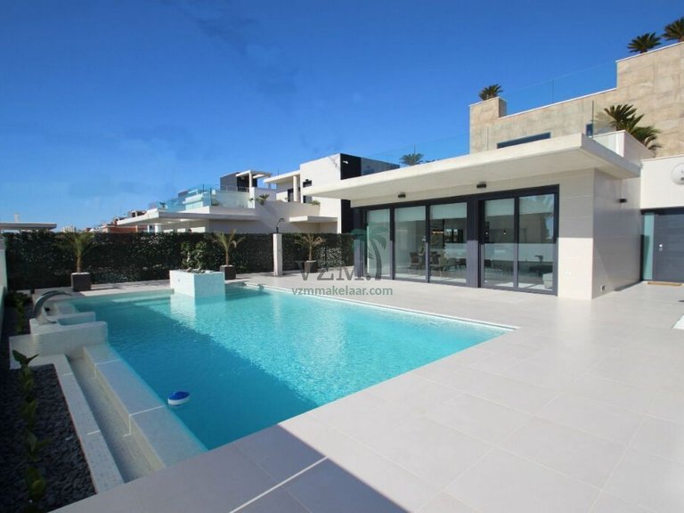 Villa for Sale in San Miguel De Salinas, Alicante 9