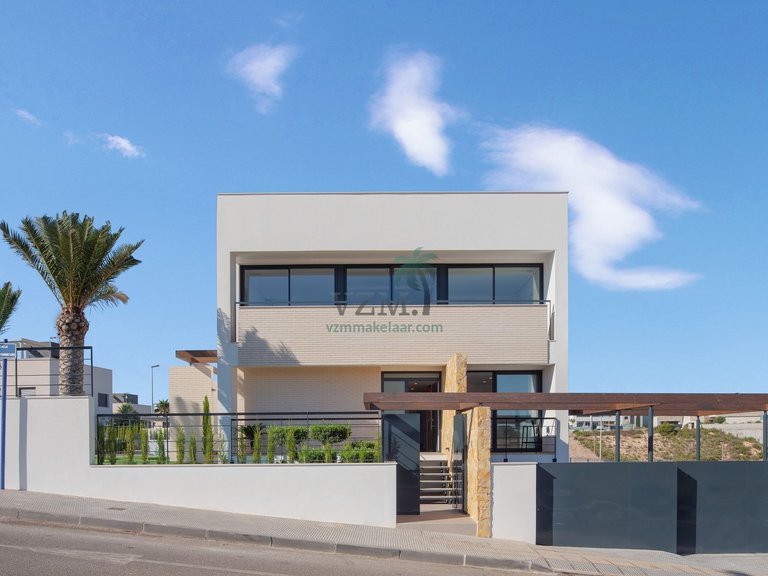Villa for Sale in Dehesa De Campoamor, Alicante 2