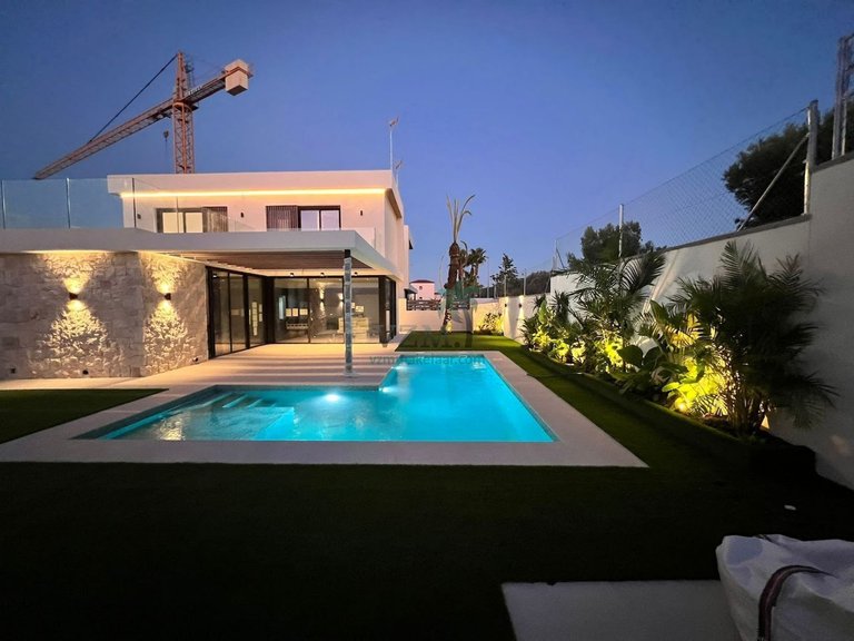 Villa for Sale in Orihuela, Alicante 16