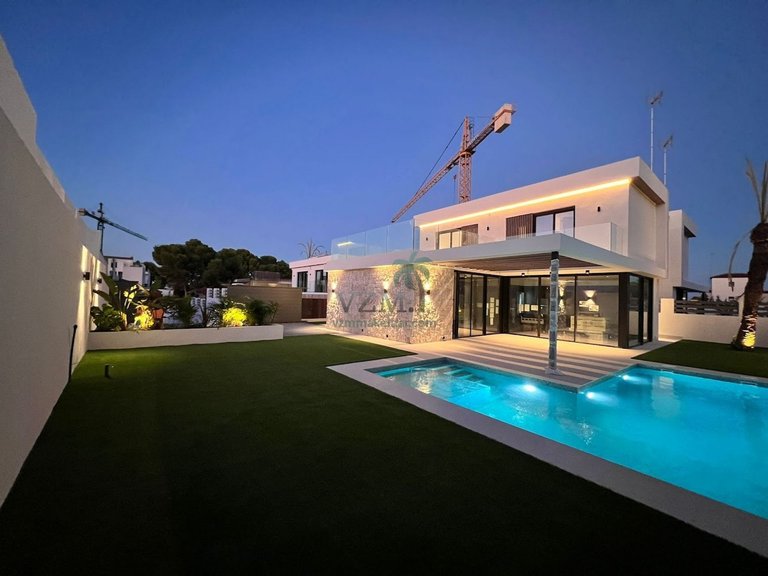 Villa for Sale in Orihuela, Alicante 20