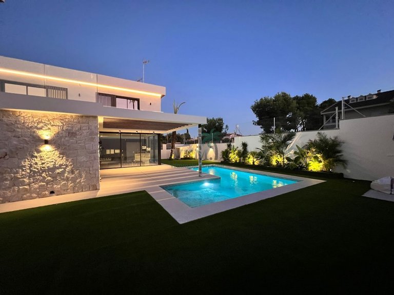 Villa for Sale in Orihuela, Alicante 21