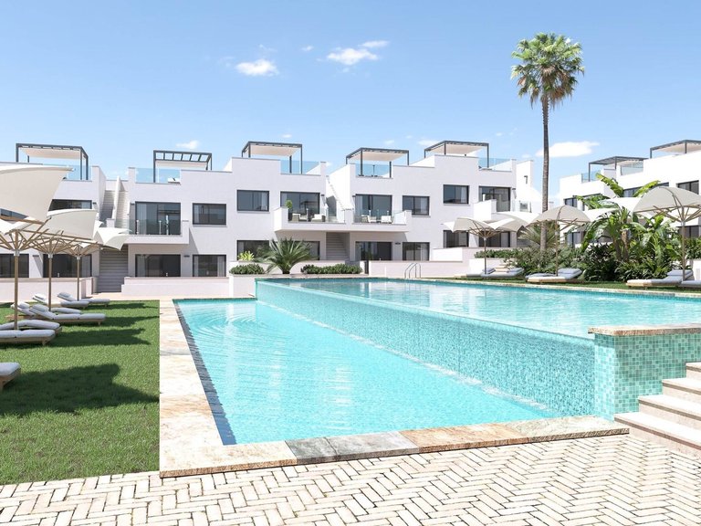 Apartment for Sale in Urbanizacion Los Balcones, Alicante 2