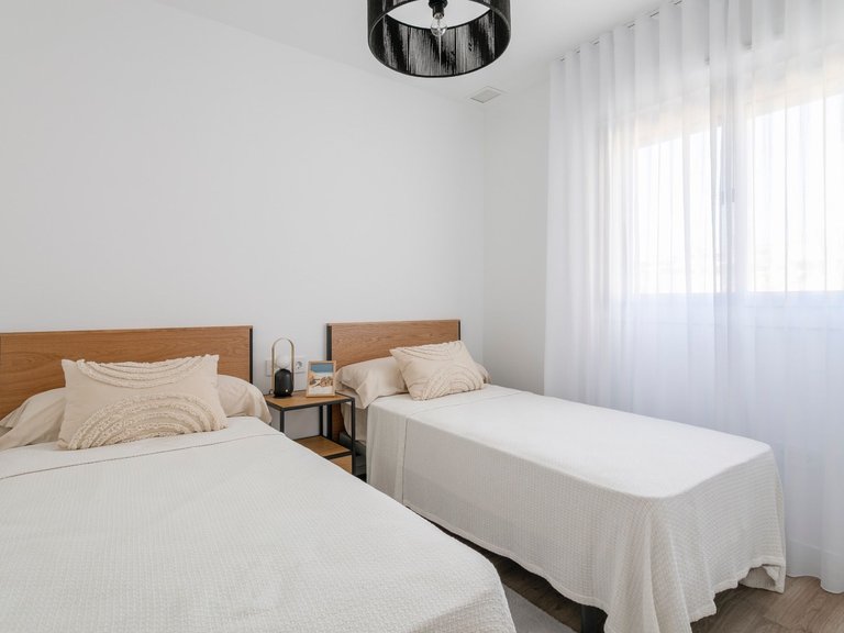 Apartment for Sale in Alicante, Alicante 37