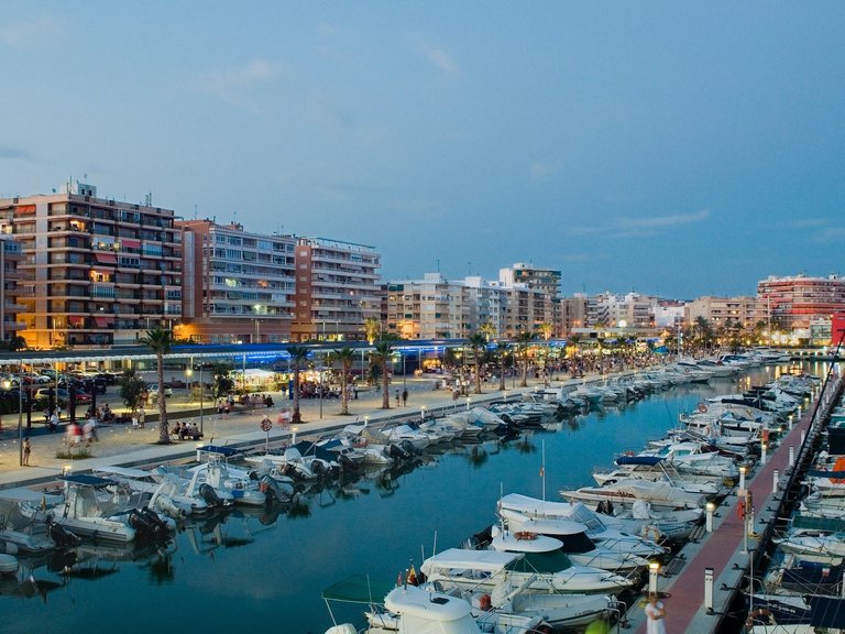 Apartment for Sale in Alicante, Alicante 20