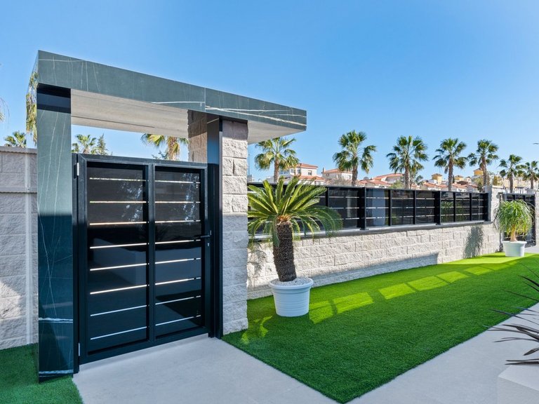 Villa for Sale in Algorfa, Alicante 46