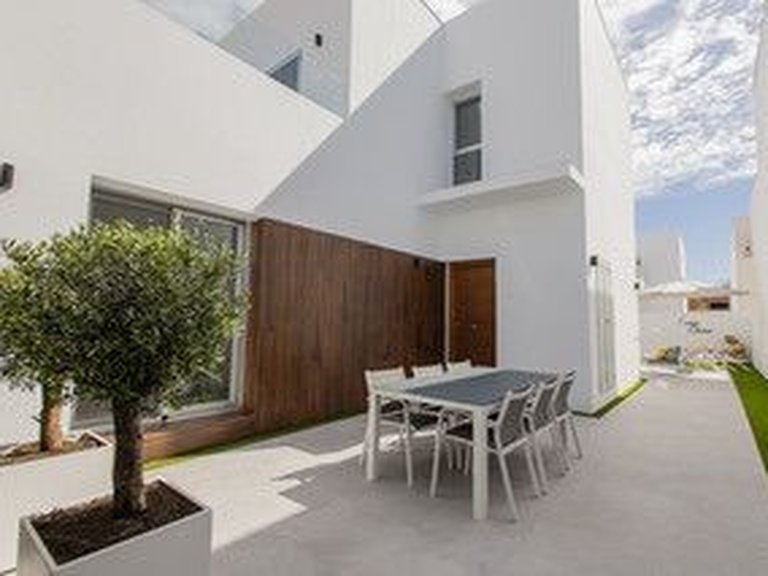Villa for Sale in San Fulgencio, Alicante 2