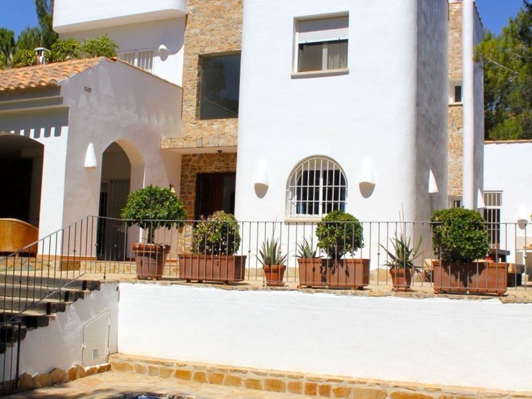 Villa for Sale in Dehesa De Campoamor, Alicante 4