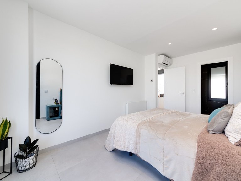 Villa for Sale in Pilar De La Horadada, Alicante 47