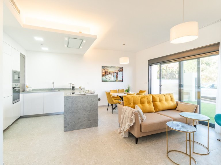 Apartment for Sale in Urbanizacion Los Balcones, Alicante 5