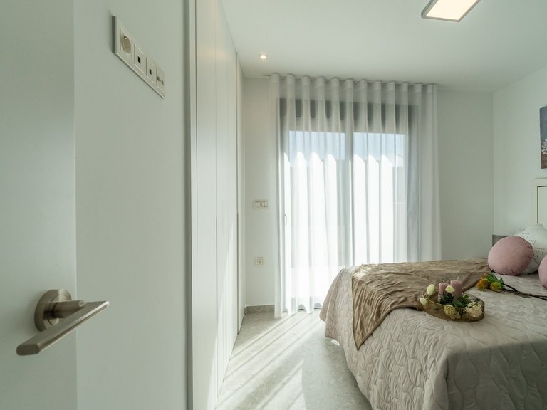 Apartment for Sale in Urbanizacion Los Balcones, Alicante 25