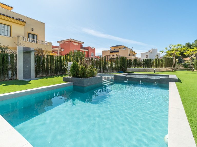 Apartment for Sale in Urbanizacion Los Balcones, Alicante 47