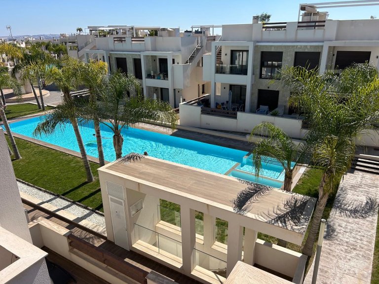 Apartment for Sale in Urbanizacion Los Balcones, Alicante 1
