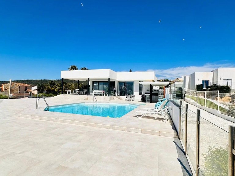 Villa for Sale in Manilva, Malaga 9