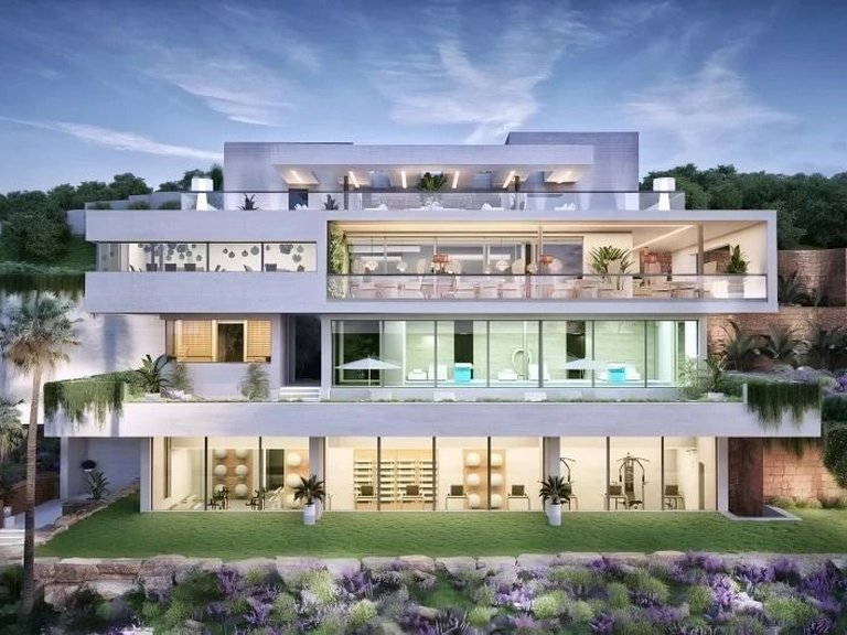 Villa for Sale in Marbella, Malaga 1