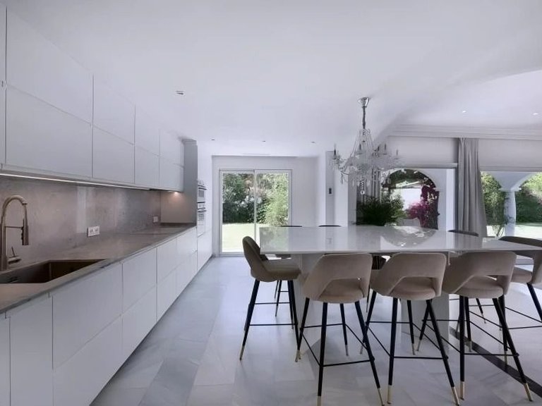 Villa for Sale in Marbella, Malaga 7