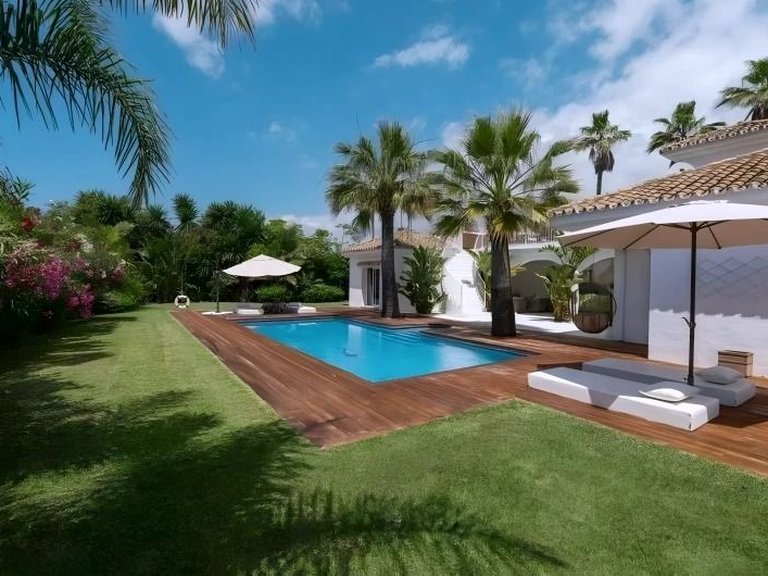 Villa for Sale in Marbella, Malaga 1