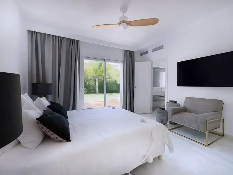 Villa for Sale in Marbella, Malaga 9