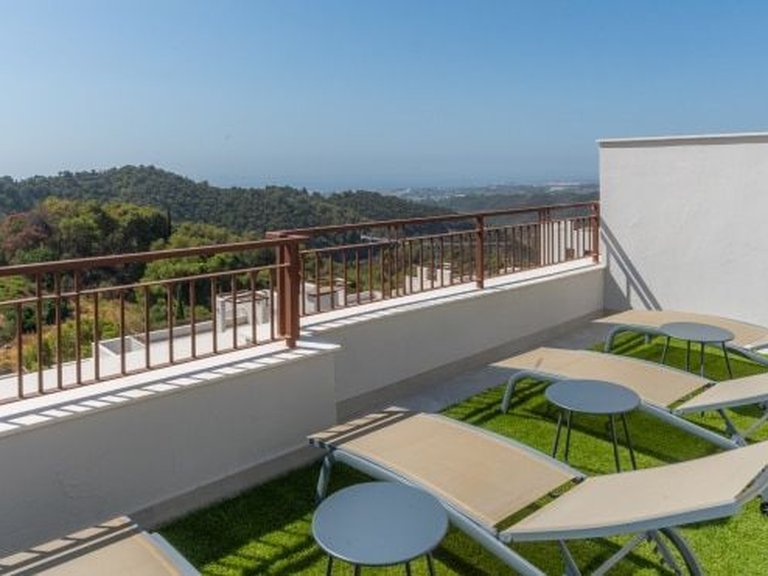 Town House for Sale in Istán, Malaga 11