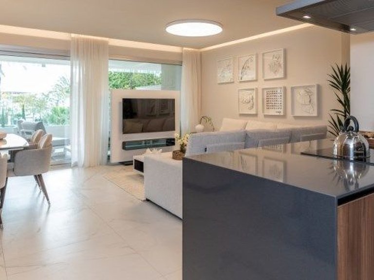 Apartment for Sale in San Pedro De Alcántara, Malaga 11