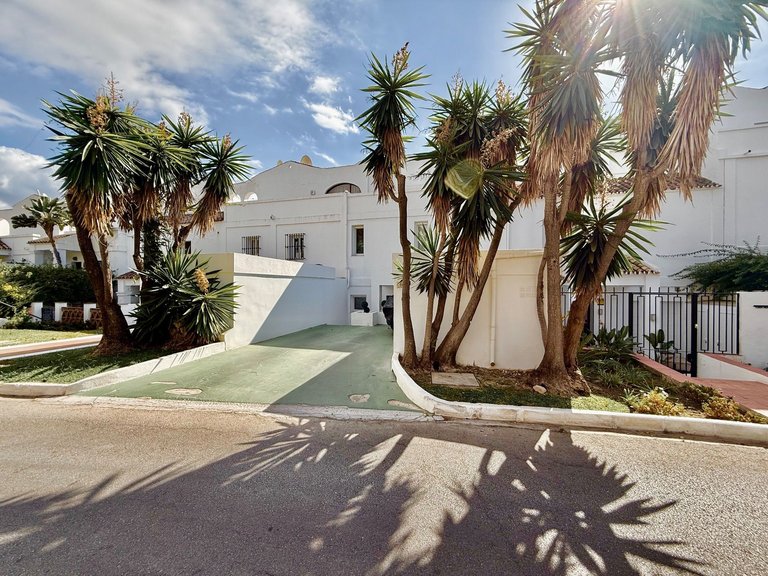 Town House for Sale in Benahavís, Malaga 37