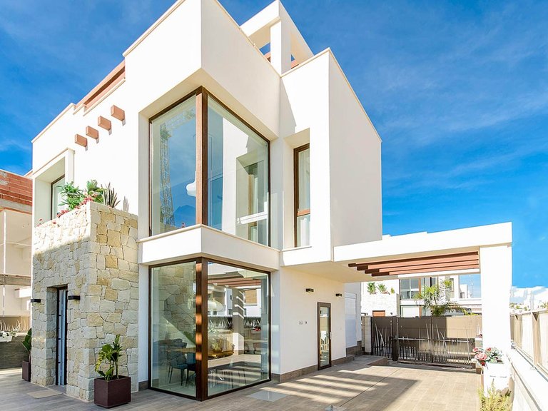 Villa for Sale in Los Montesinos, Alicante 1