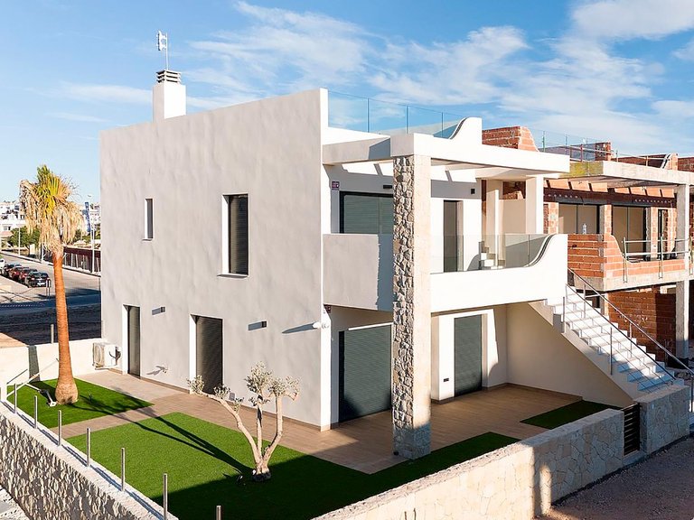Villa for Sale in Pilar de la Horadada, Alicante 3