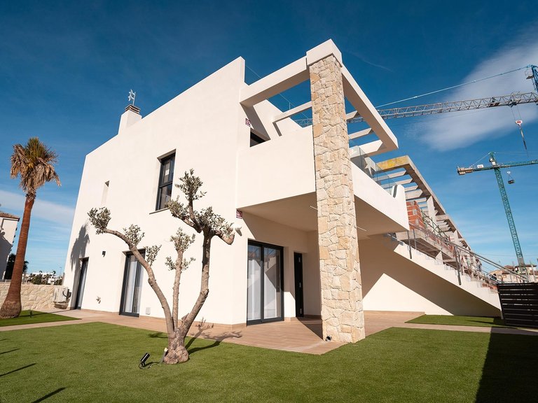 Villa for Sale in Pilar de la Horadada, Alicante 2