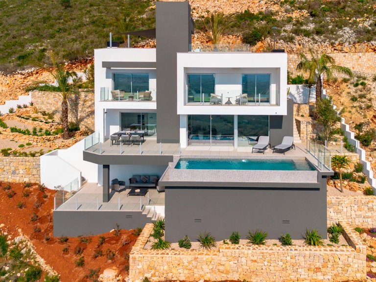 Villa for Sale in Benitatxell, Alicante 1