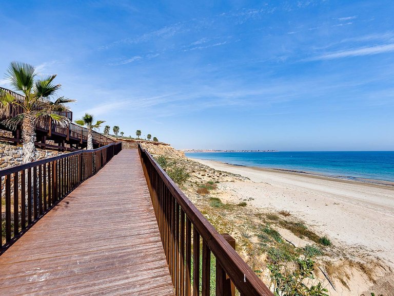 Villa for Sale in Pilar de la Horadada, Alicante 14