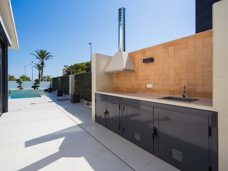 Villa for Sale in San Miguel de Salinas, Alicante 2